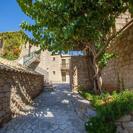 Kolokotronis & Szálloda