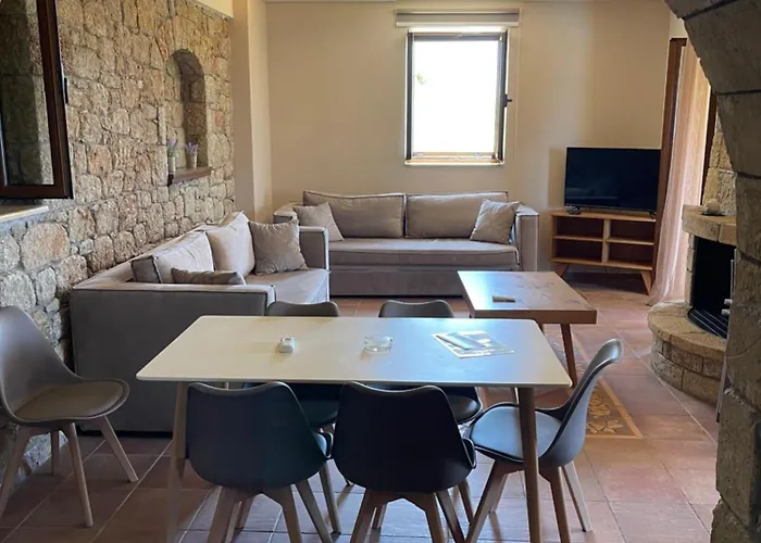 Kolokotronis & Hotell Stoúpa